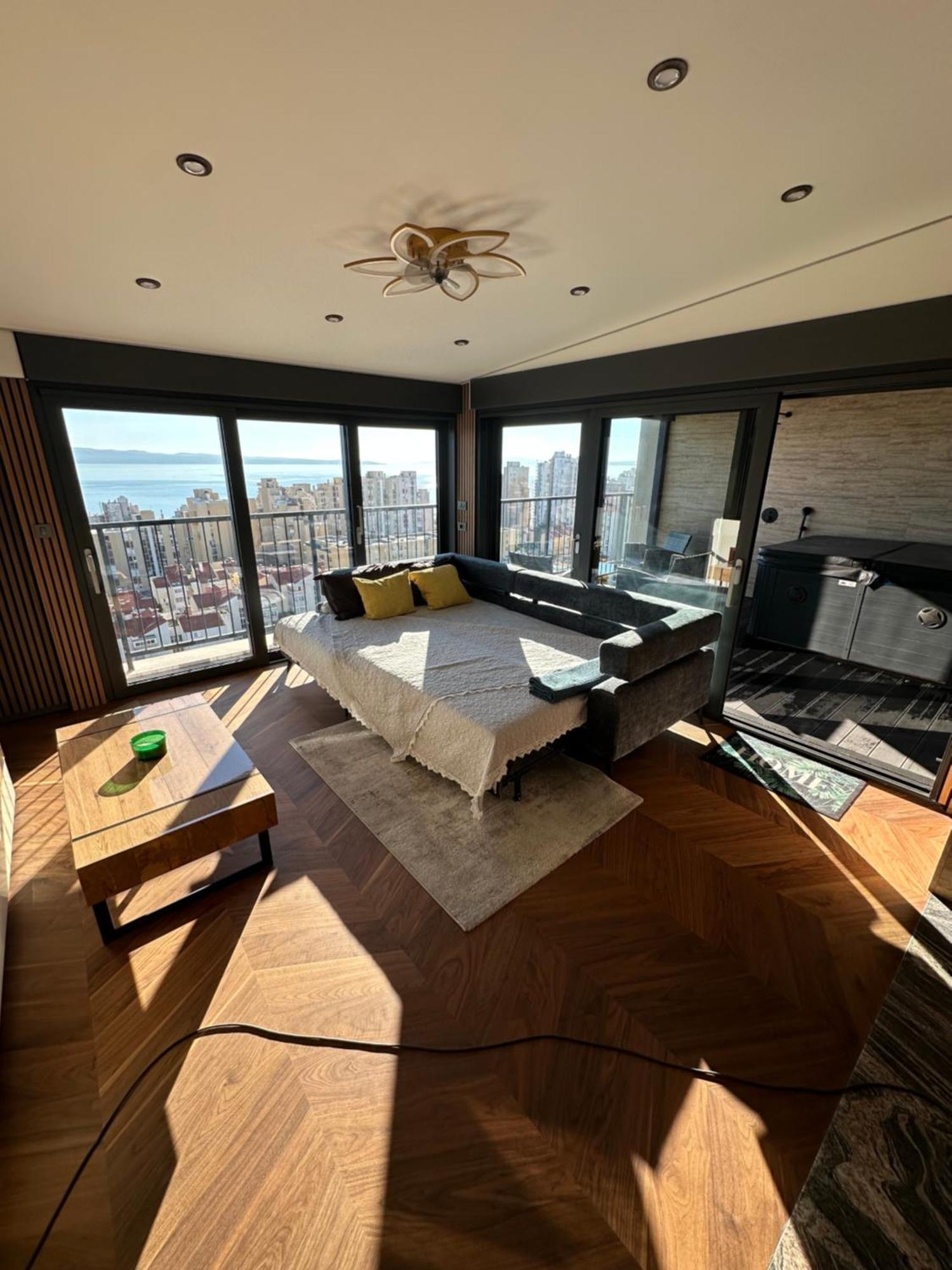 Magic View Penthouse Apartment