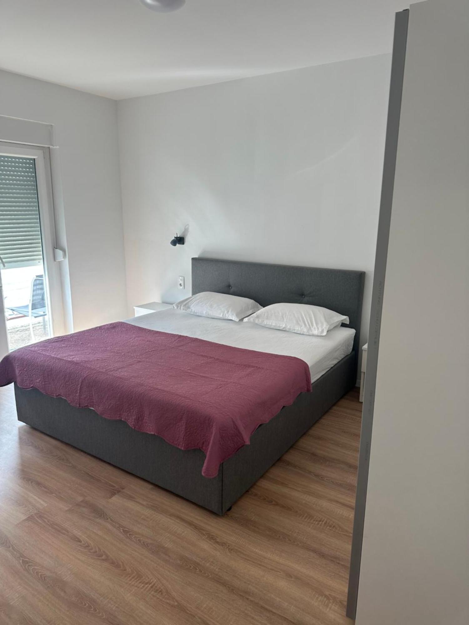 Ivan Apartment *