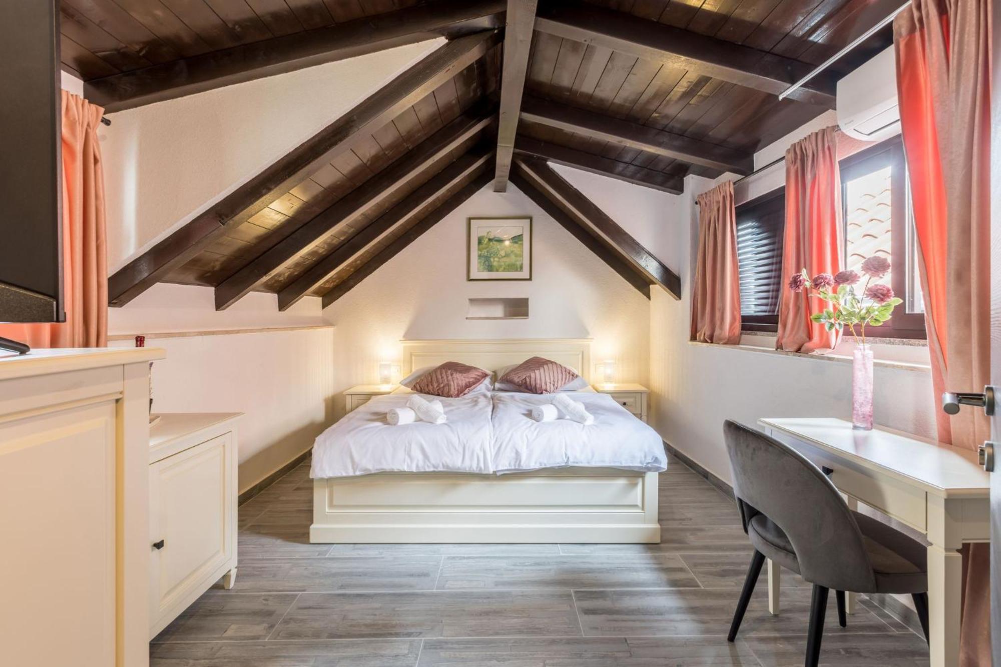 Bed & Breakfast Old Town Matusko *