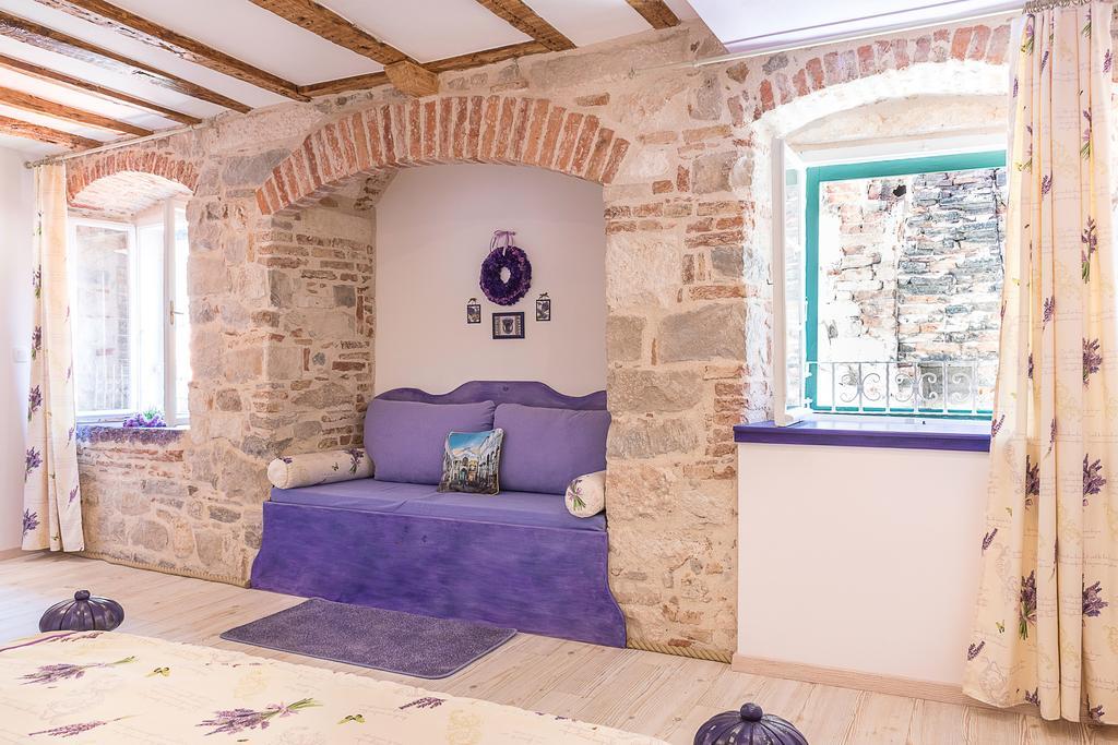 Boutique Cardea Split