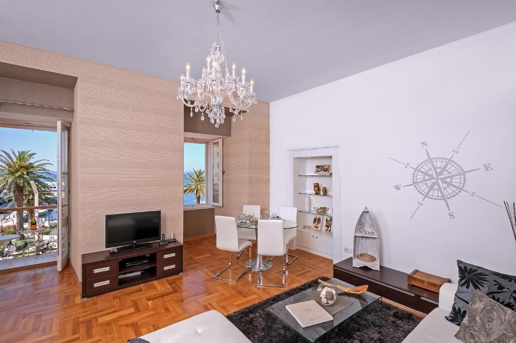 Riva Apartments 4*