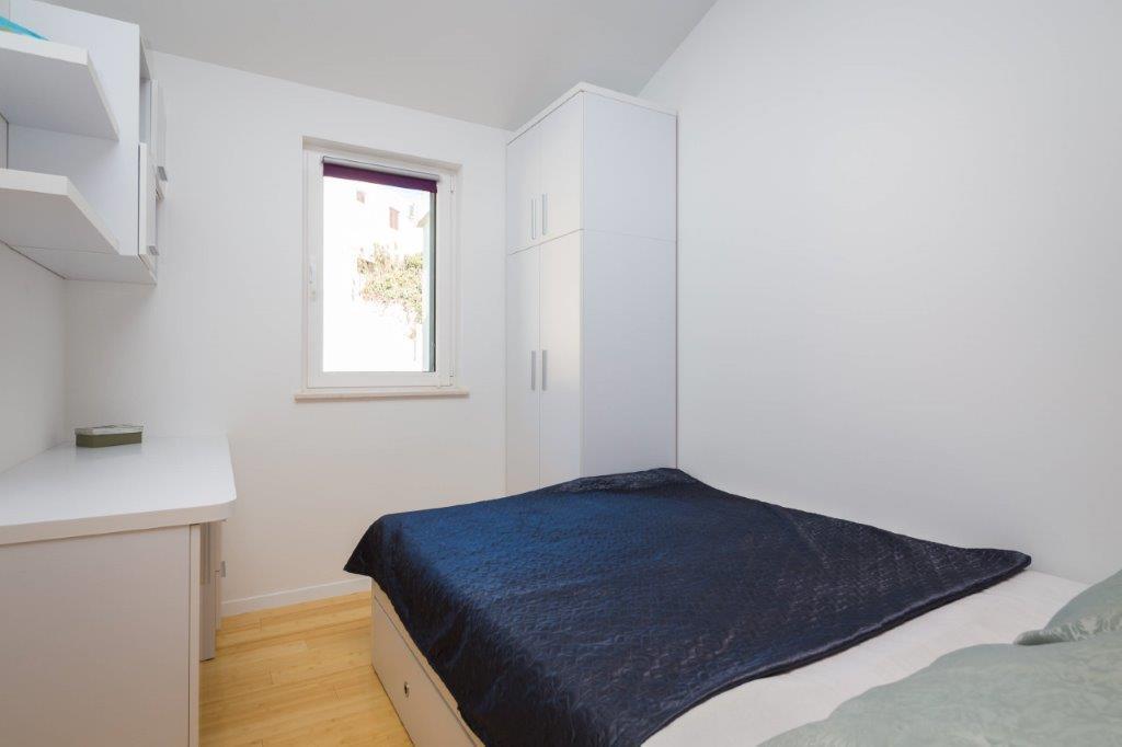 Modern Irma Apartment