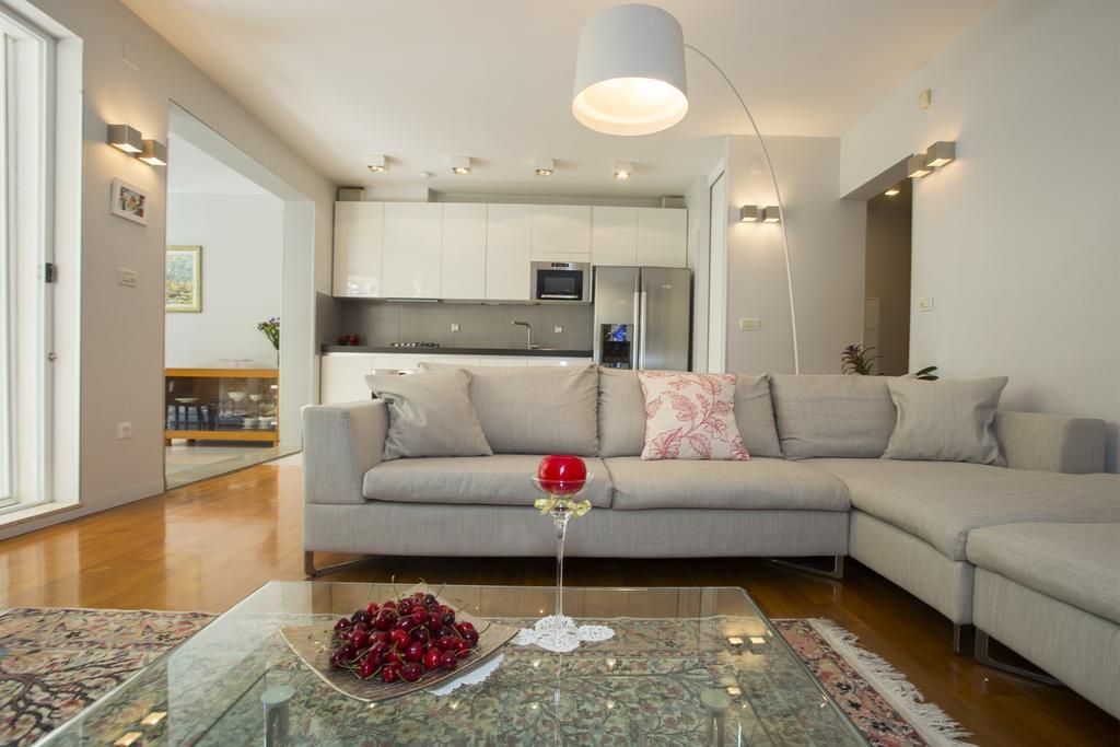 Deluxe Lea With Large Garden Apartment Split