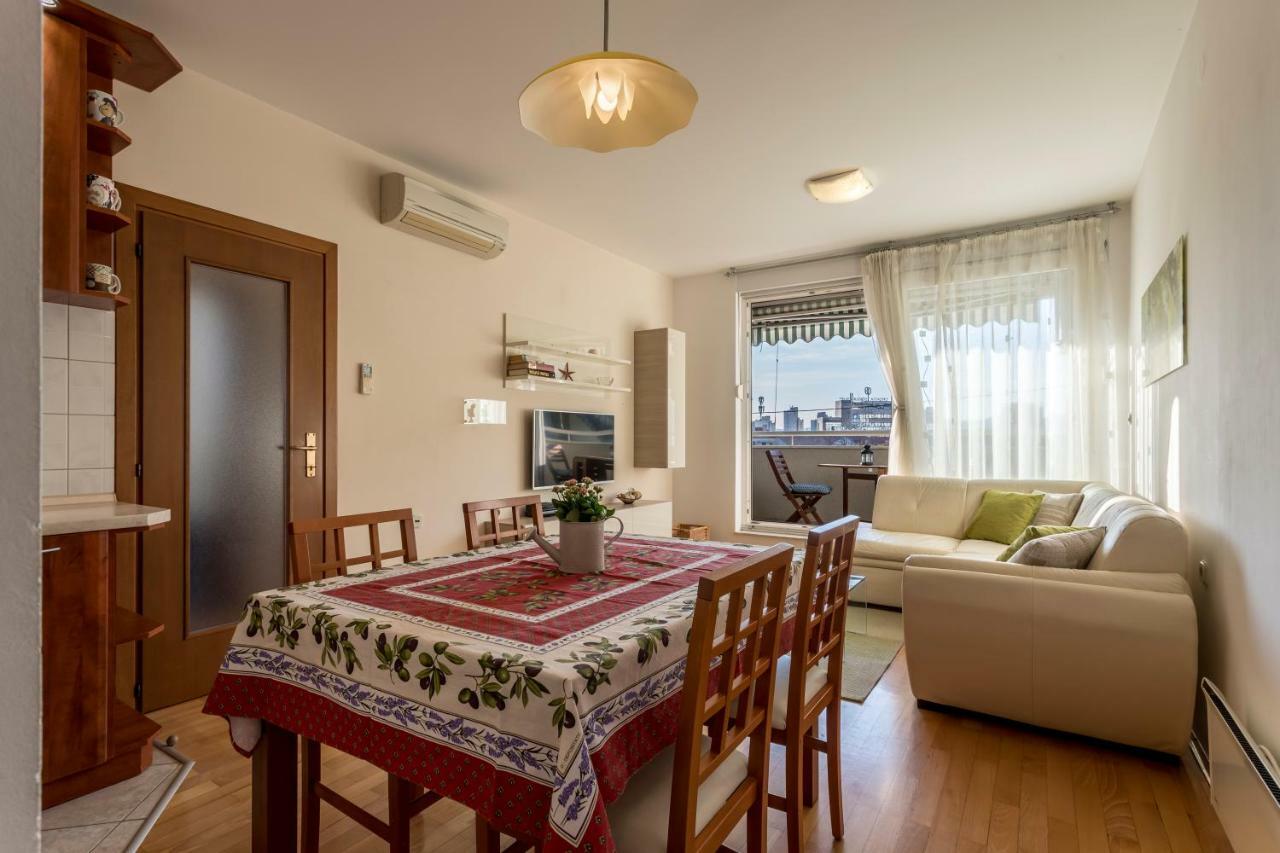 Split Central Apartment,Free Private Parking