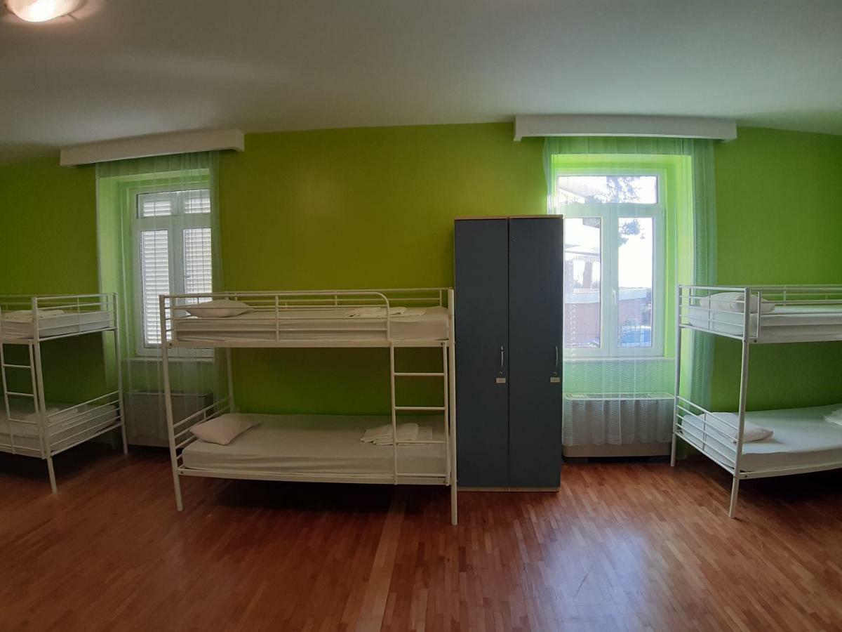 Hostel Vila Mikica