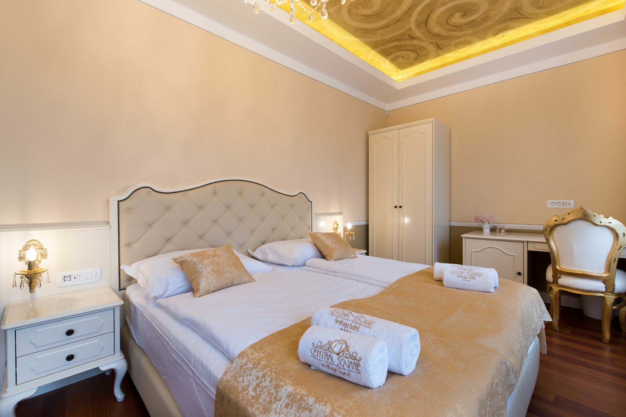 Square Heritage Hotel
