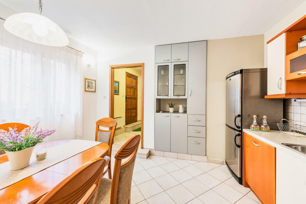 Apartment Kala *