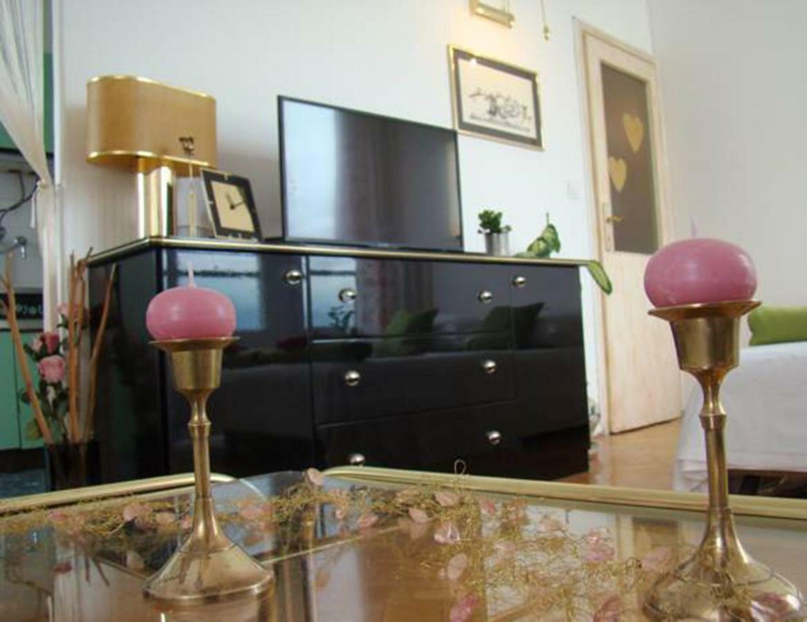 Teja Apartment *