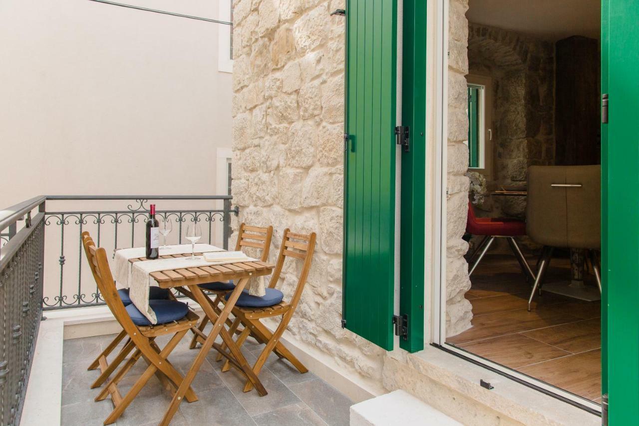 Apartment Luxury Petra In 400 Year Old Stone House 4+2 Split