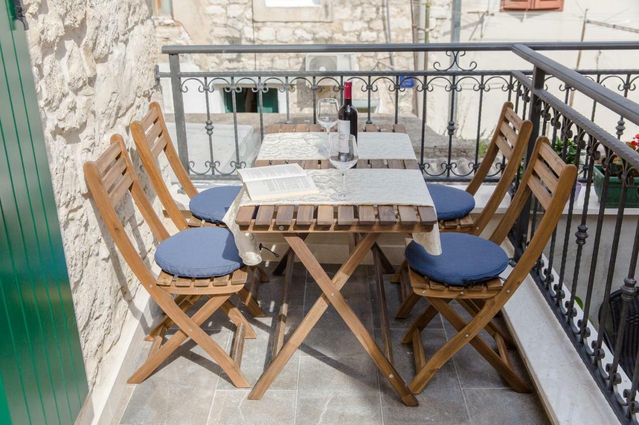 Apartment Luxury Petra In 400 Year Old Stone House 4+2 Split