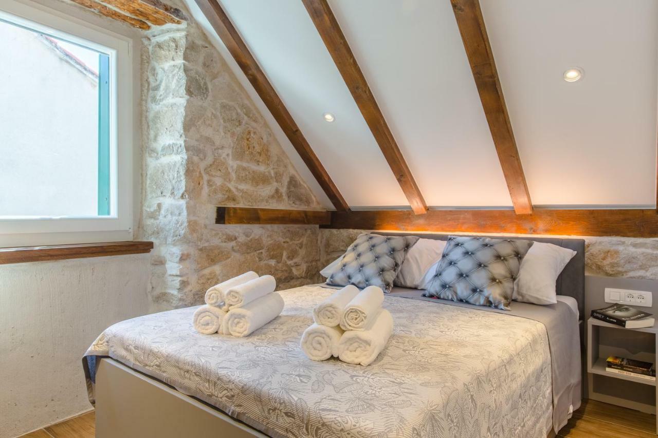Luxury Petra In 400 Year Old Stone House 4+2 Split
