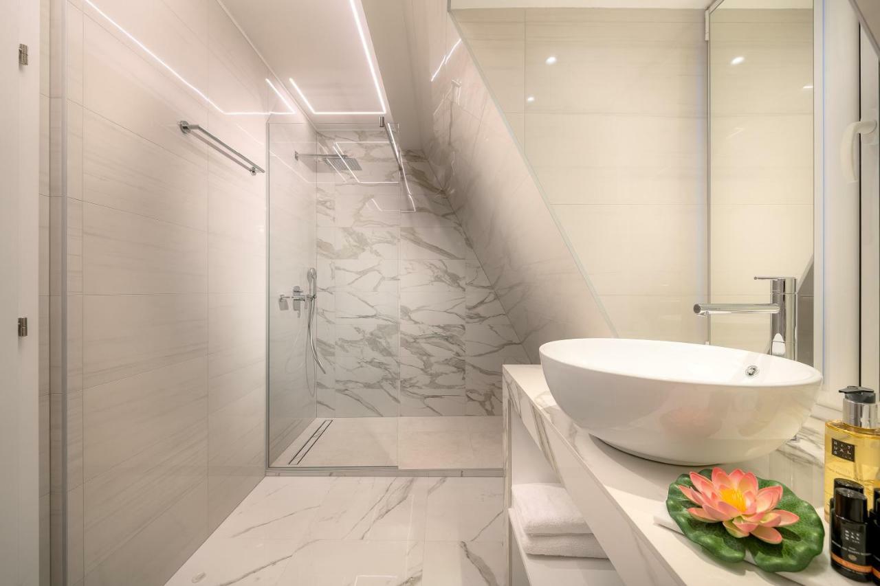 Flos Luxury Guest house 4*