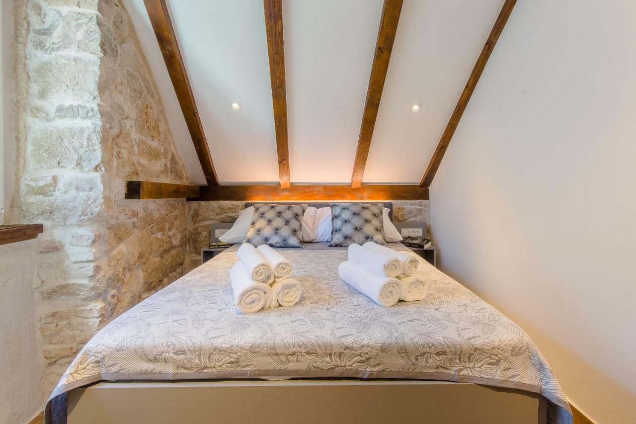 Luxury Petra In 400 Year Old Stone House 4+2 Split