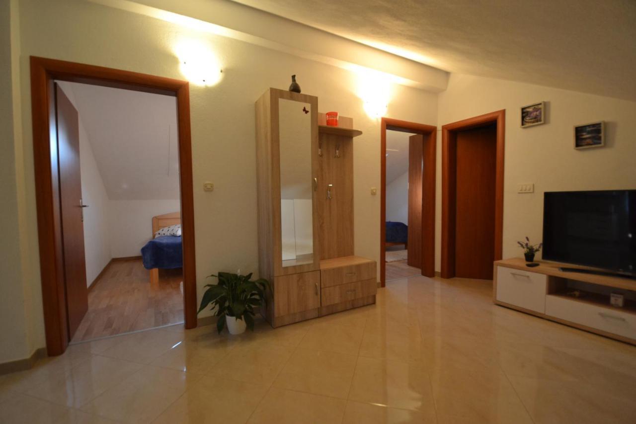 Apartment Antonia Nakic -stobrec Split