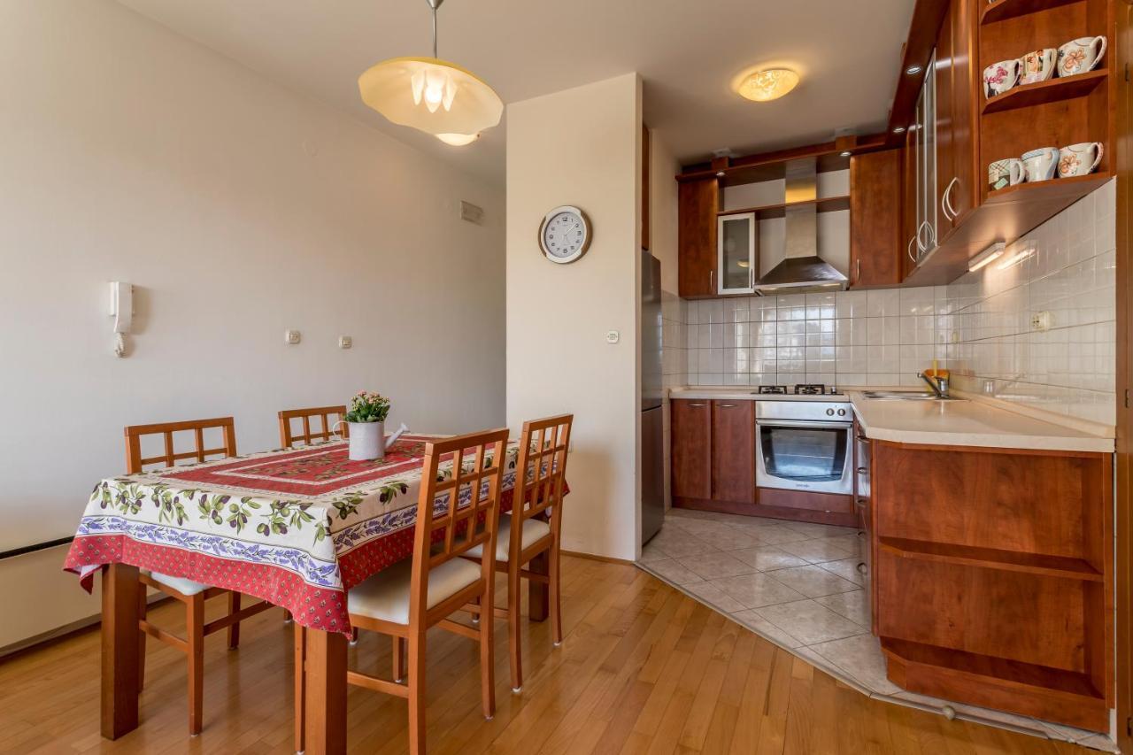 Split Central Apartment,Free Private Parking Split