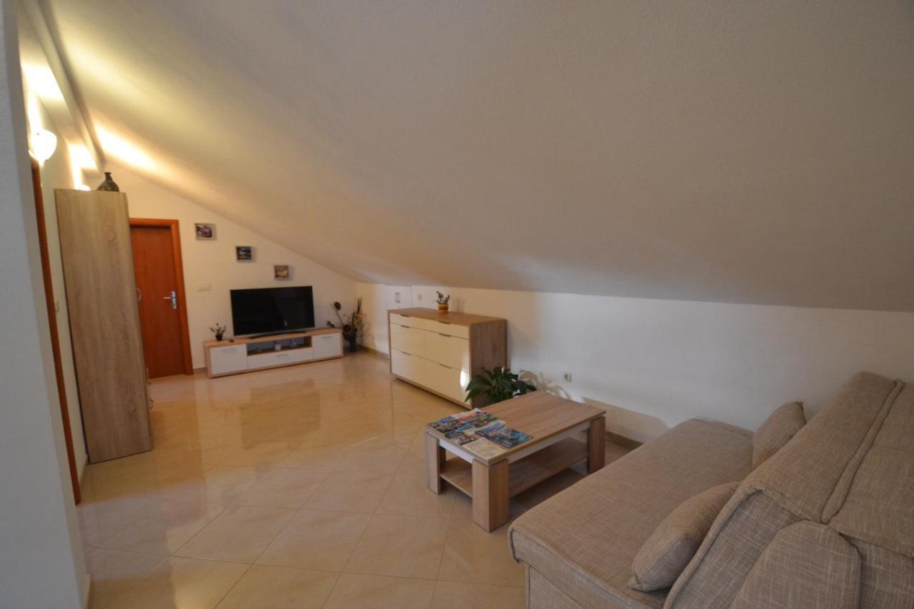 Apartment Antonia Nakic -stobrec *