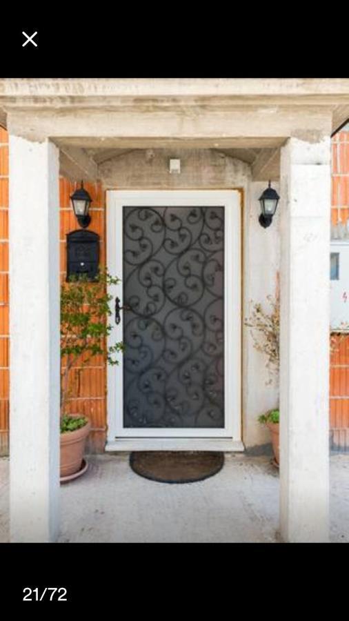 Studio Apartmant Leona With Parking Place Apartment