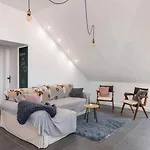 Just Like This - Cityapartment With Netflix