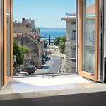 Flos Luxury Rooms