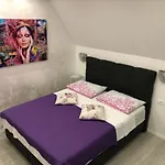 Apartment Vid
