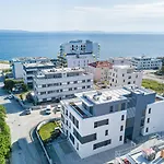 Golden Apartment