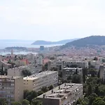 New! Top Apartment, Split View From Above
