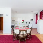 Apartment Iris Split