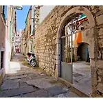 Luxury Old Town Suites