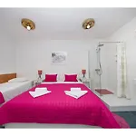 Zorro Apartment