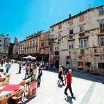 Apartment Fabula - W Balcony 4 Min Walk To Beach