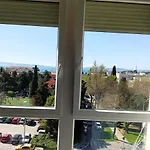 Downtown Luxury Apartment Emili