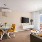 New & Modern Apartment Aa