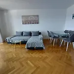 Apartments Lo