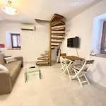 Apartment Center Old Town - 1Min To Palace