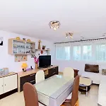 Apartment Diamar