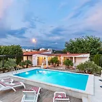 Holiday Home Split