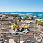 Hotel Luxe