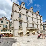 Apartment Lutikano