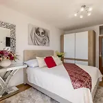 Apartment Desert Rose
