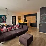 Modern Oasis Apartment Split Private Parking