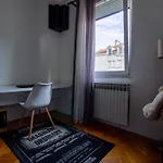 Modern Oasis Apartment Split Private Parking
