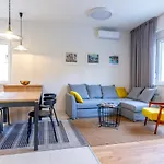 Split Luxury Suite