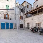 Ria Apartment In Diocletian Palace