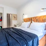 Split Luxury Suite