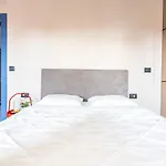 Circle Rooms