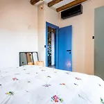 Circle Rooms