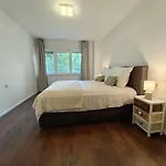New 1 Bedroom Near Center And Beach