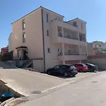 Studio Apartmant Leona With Parking Place