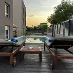 Cozy Seaside Apartment With Pool & Terrace