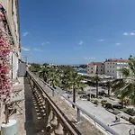 Split Finest Suite 1